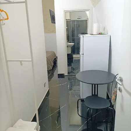 Newhouse Black & White 3*