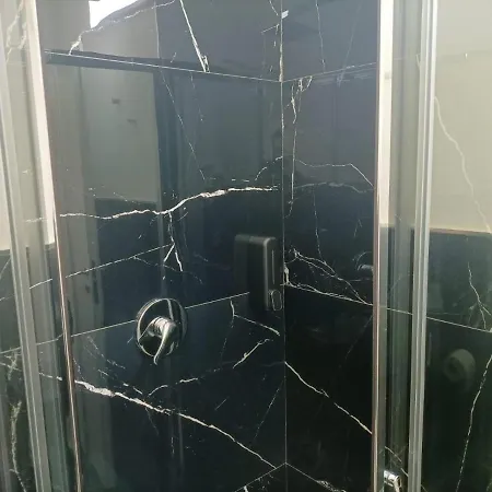 Newhouse Black & White Modugno