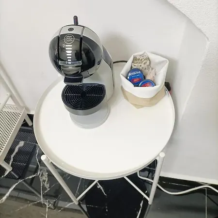 Newhouse Black & White Pensionat 3*