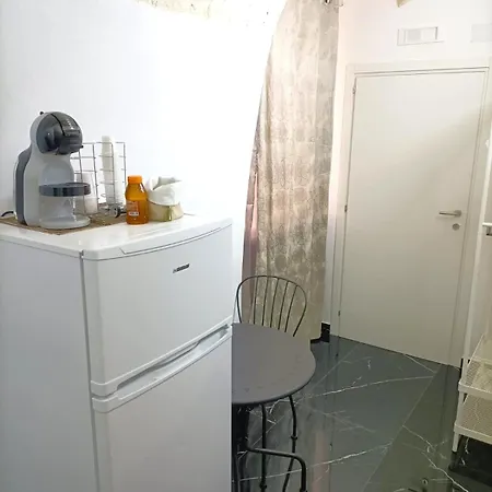 Pensionat Newhouse Black & White 3*